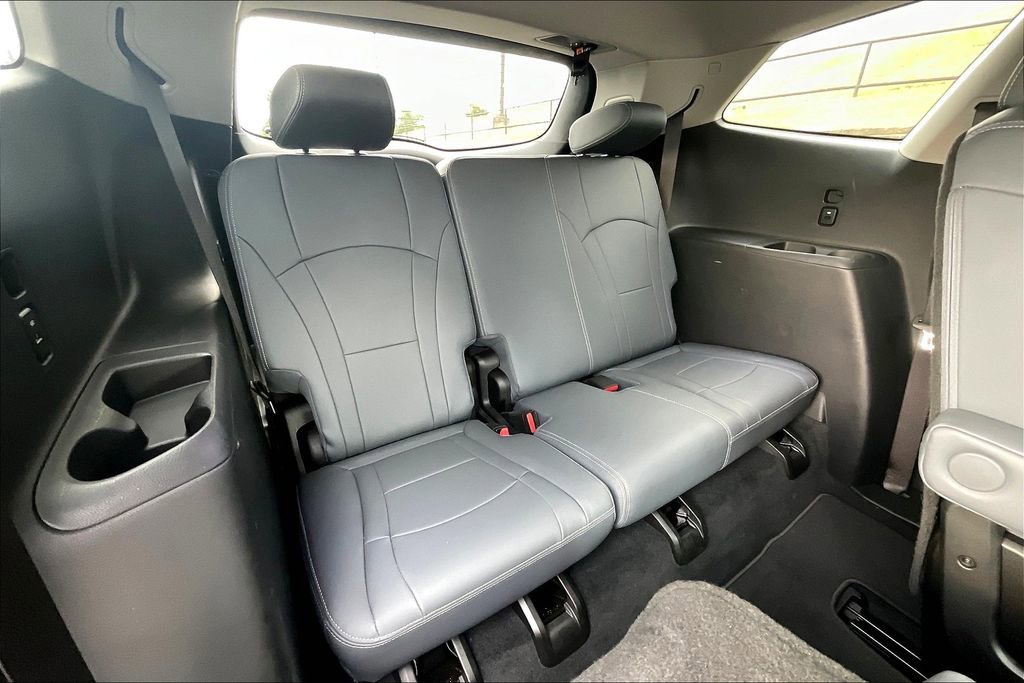 Used 2021 Buick Enclave Premium w/ LPO, Cargo Package image 27