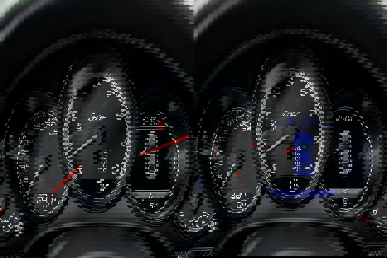 Used 2017 Porsche 911 Turbo image 27