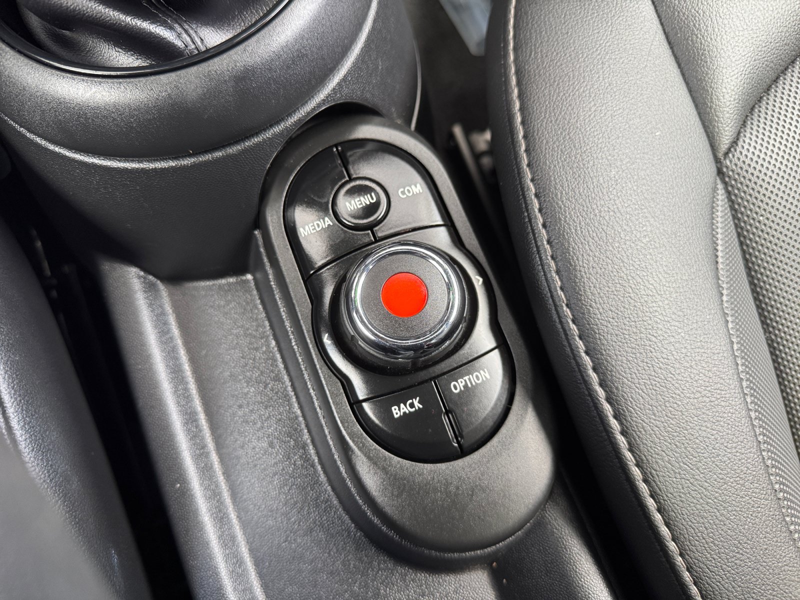 Used 2019 MINI Cooper 4-Door Hardtop FWD image 22