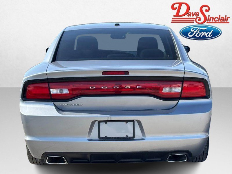 Used 2013 Dodge Charger SE RWD image 8