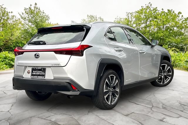 Used 2019 Lexus UX 250h w/ Accessory Package 2 AWD/4WD image 5
