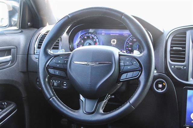 Used 2018 Chrysler 300 S image 16