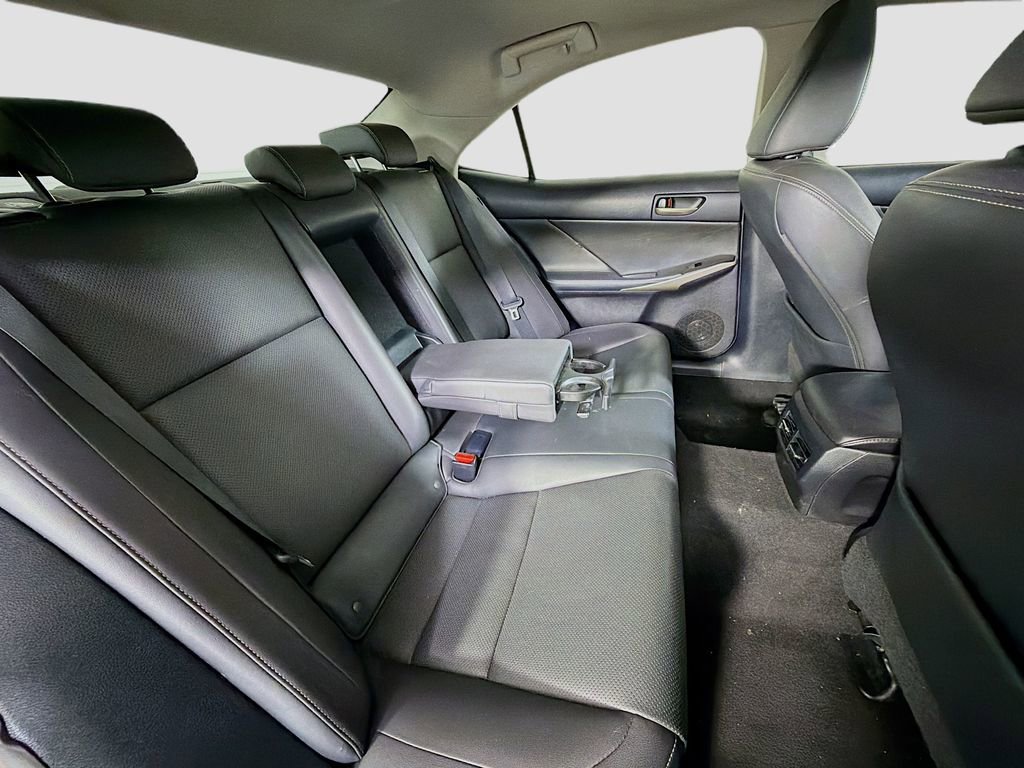 Used 2017 Lexus IS 200t image 30