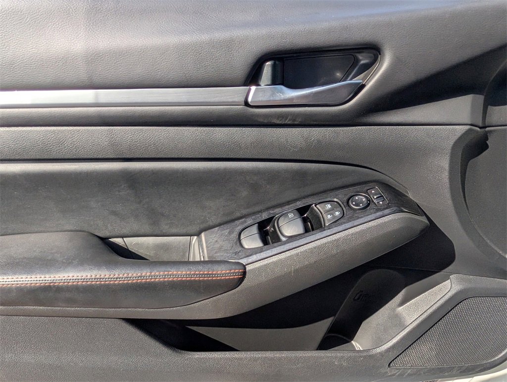 Used 2024 Nissan Altima 2.5 SR image 18