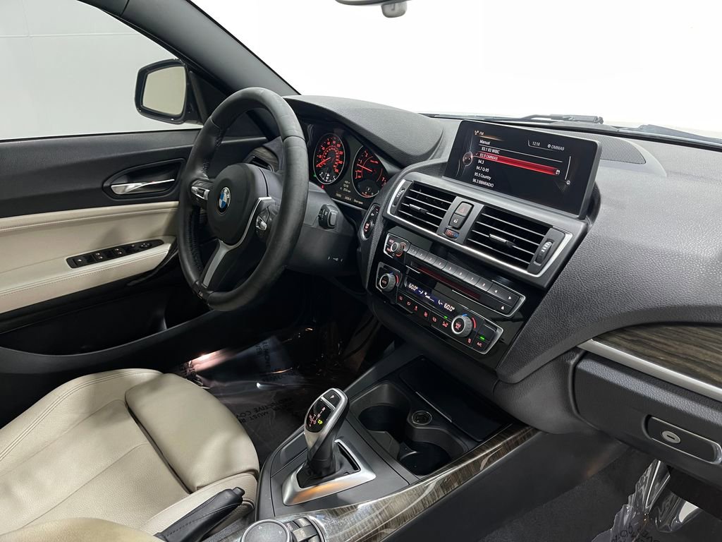 Used 2016 BMW M235i Convertible image 18