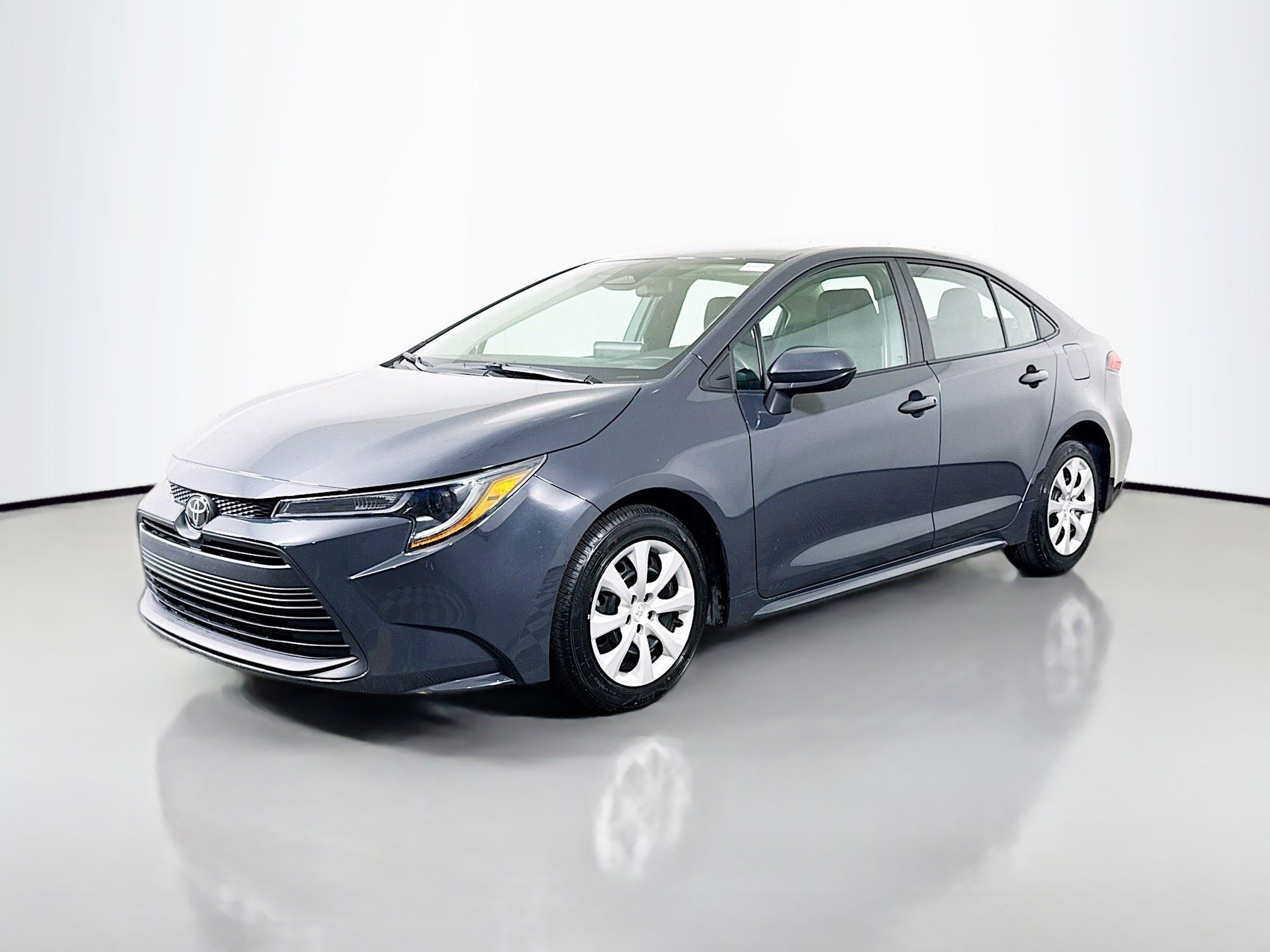 Used 2024 Toyota Corolla LE FWD image 4