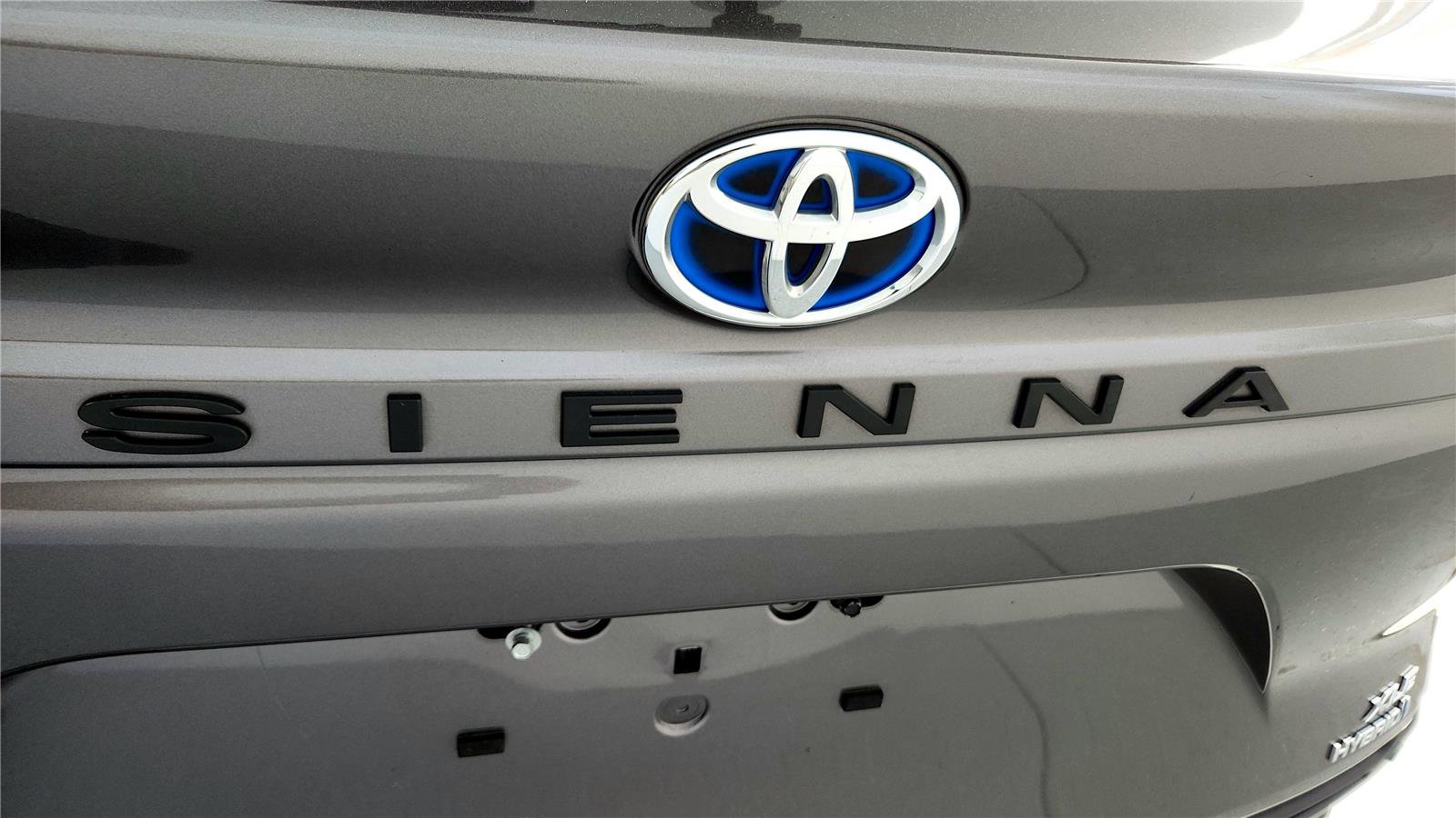 Certified 2024 Toyota Sienna XLE image 13