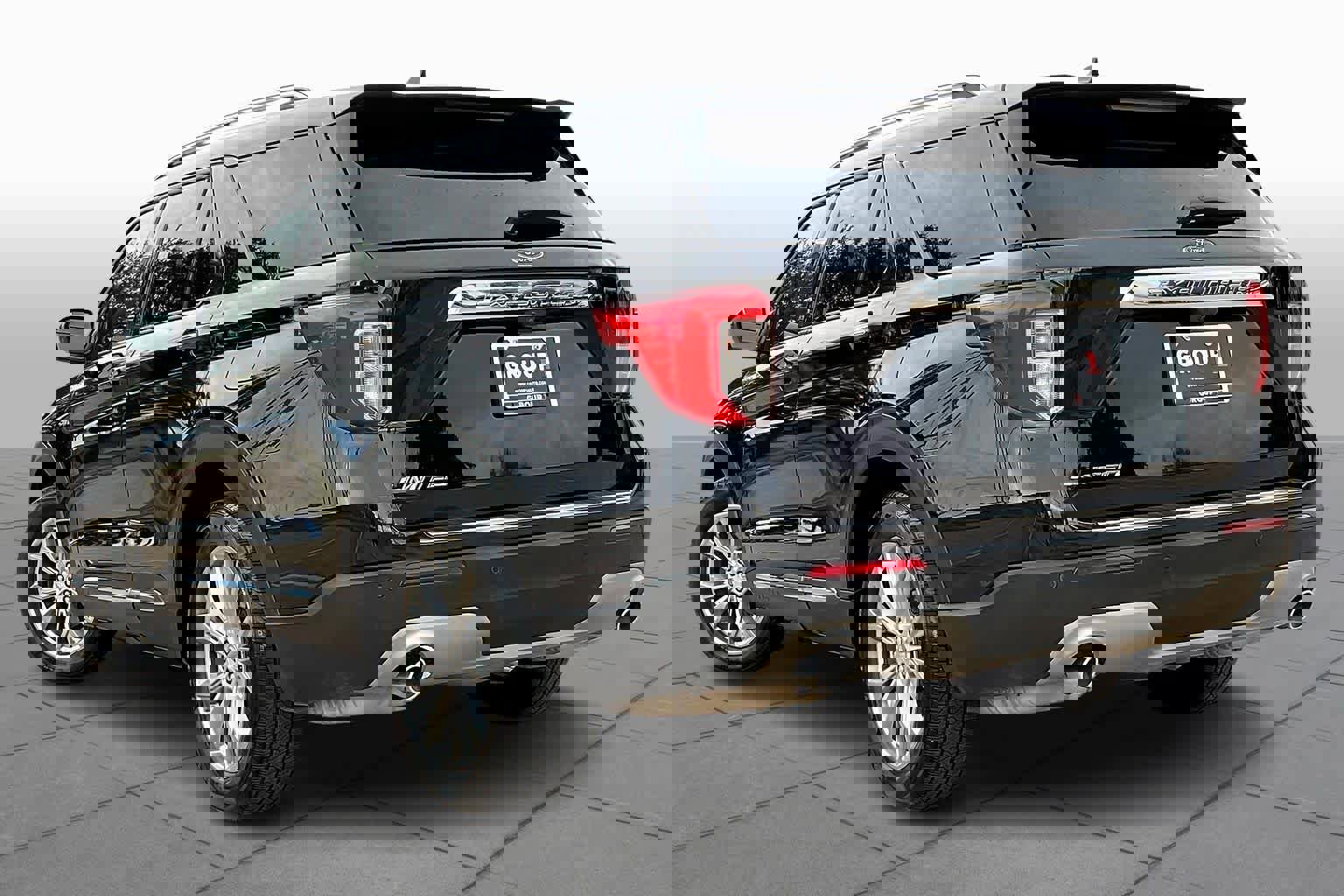 Used 2024 Ford Explorer Limited image 10