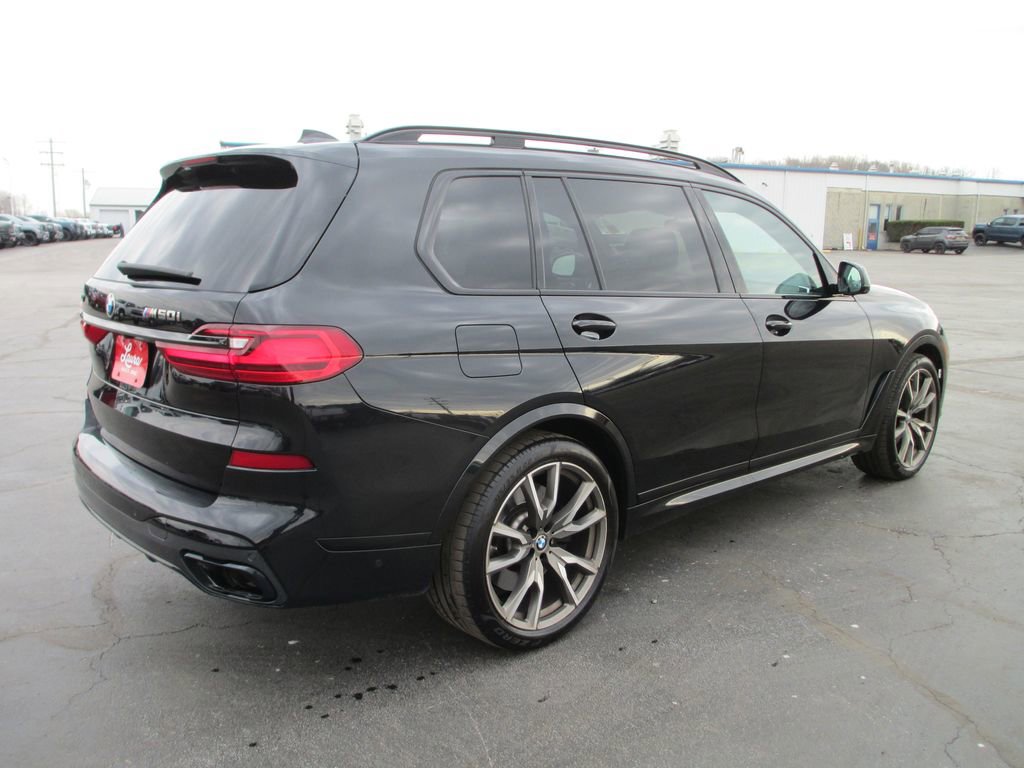 Used 2022 BMW X7 M50i w/ Dynamic Handling Package image 7