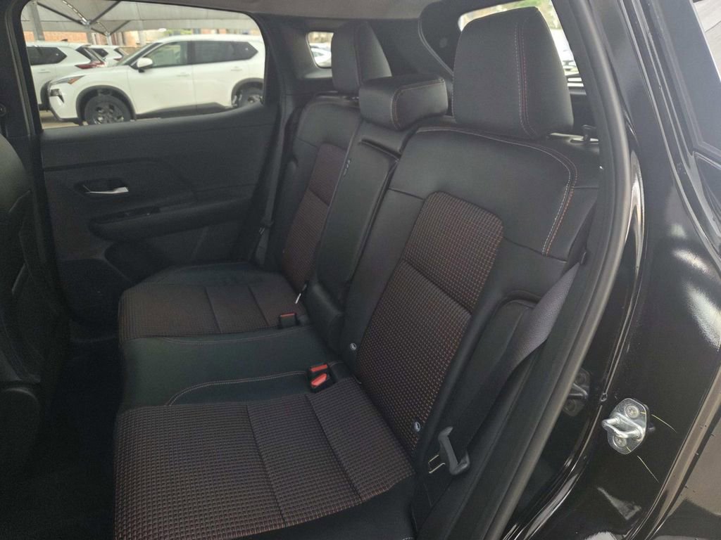 New 2026 Nissan Kicks SR FWD image 30