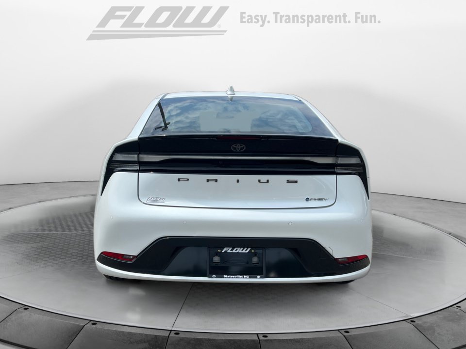 Used 2025 Toyota Prius Plug-In Hybrid FWD image 8