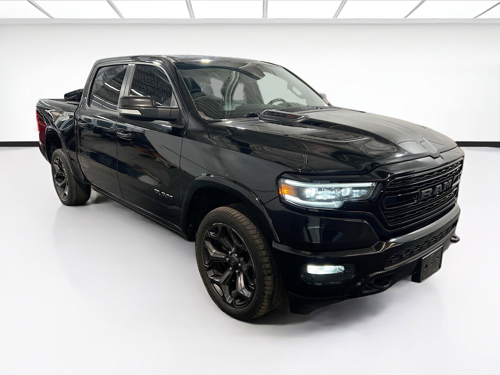 Used 2020 RAM 1500 Limited w/ Black Appearance Package image 3