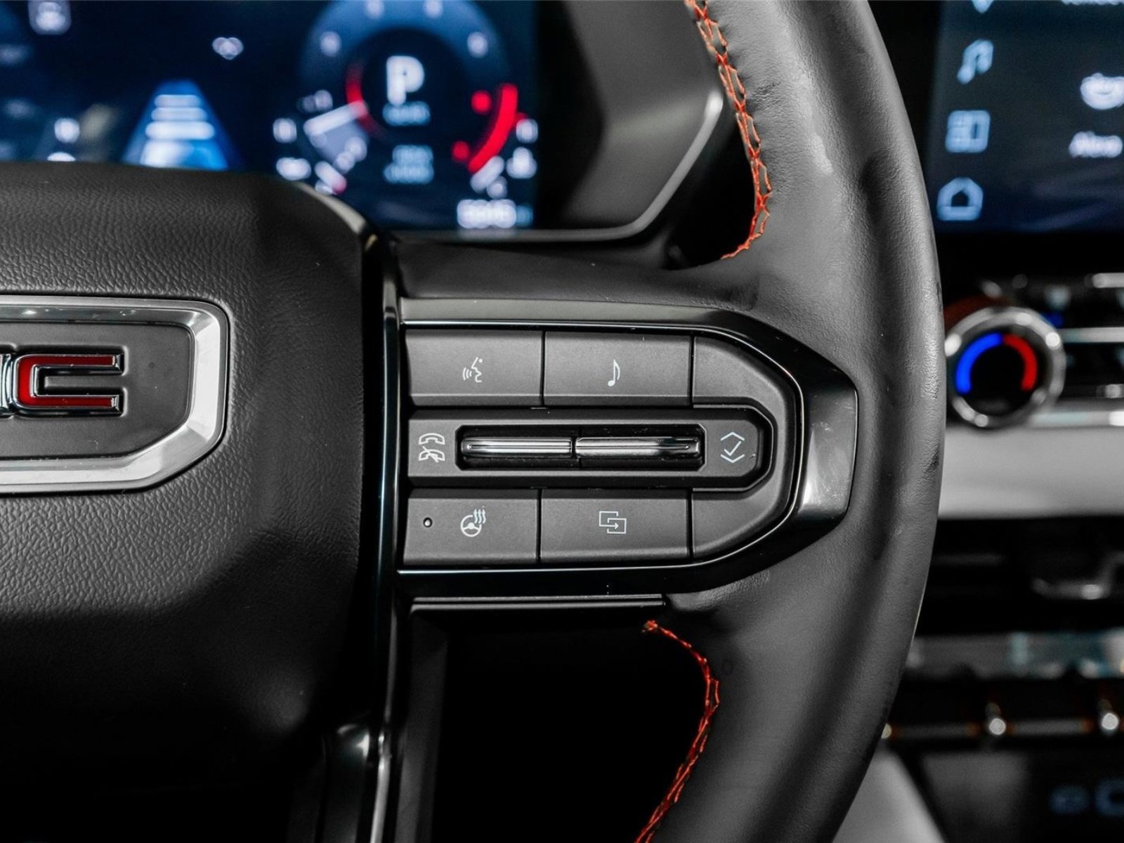 Used 2025 GMC Canyon AT4 w/ AT4X Package image 85