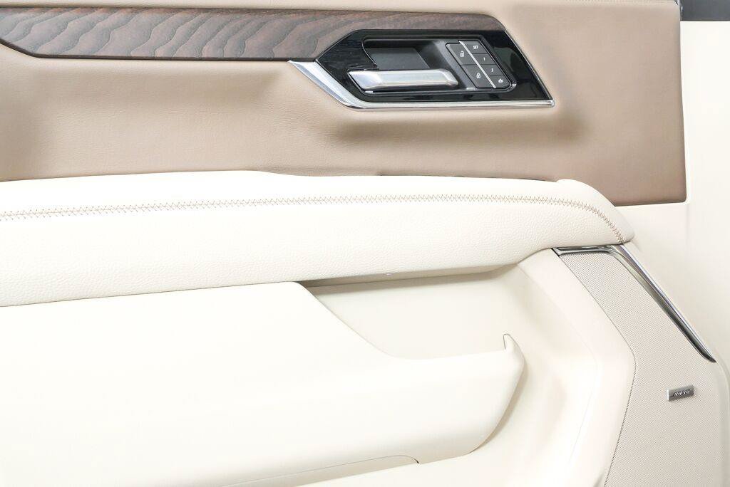Certified 2026 GMC Yukon Denali w/ Sun & Power Step Package AWD/4WD image 6