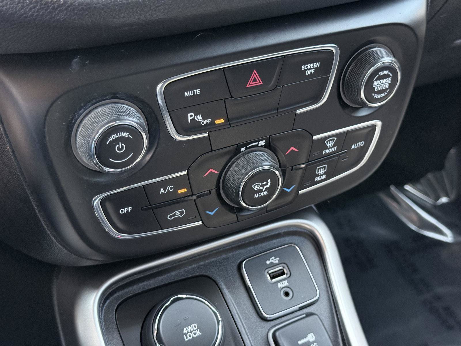 Used 2018 Jeep Compass Latitude w/ Popular Equipment Group AWD/4WD image 15
