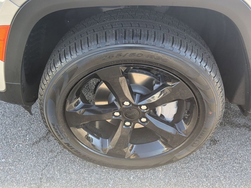 New 2025 Jeep Grand Cherokee Limited w/ Black Appearance Package image 9