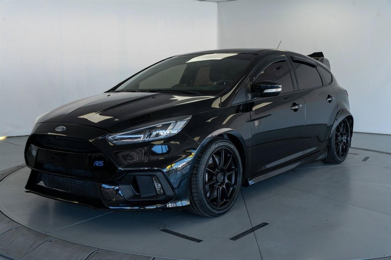 Used 2017 Ford Focus RS AWD/4WD image 4