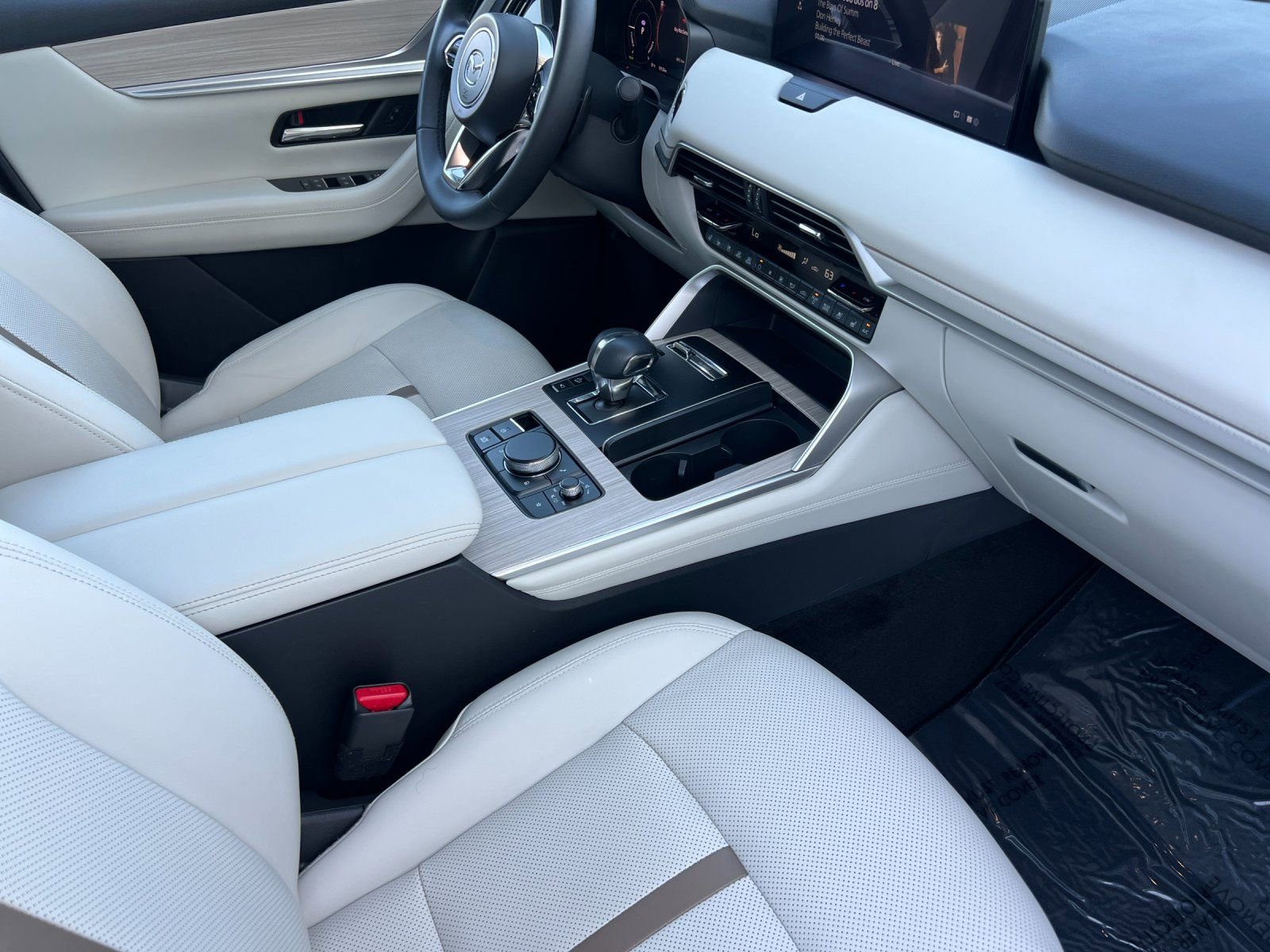 Used 2024 MAZDA CX-90 Plug-In Hybrid w/ Premium Plus image 17