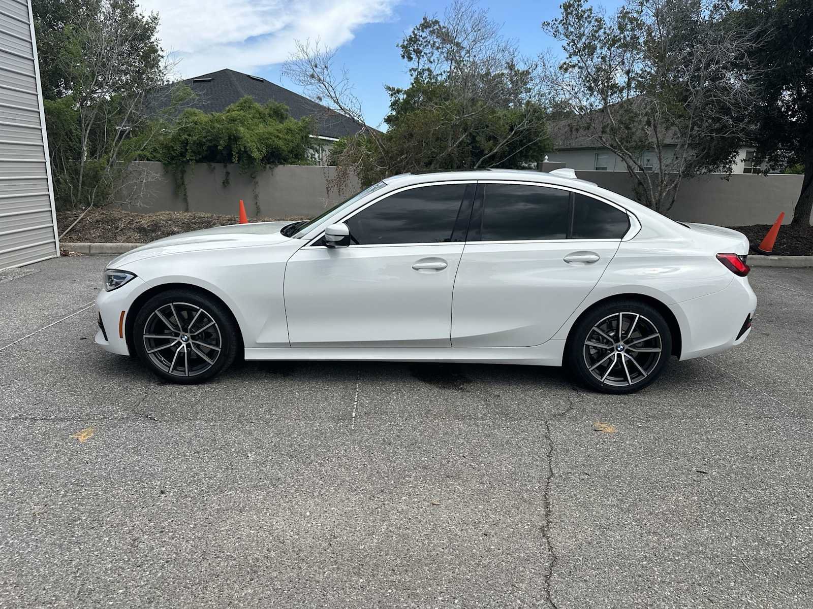 Used 2020 BMW 330i xDrive Sedan w/ Convenience Package AWD/4WD image 3