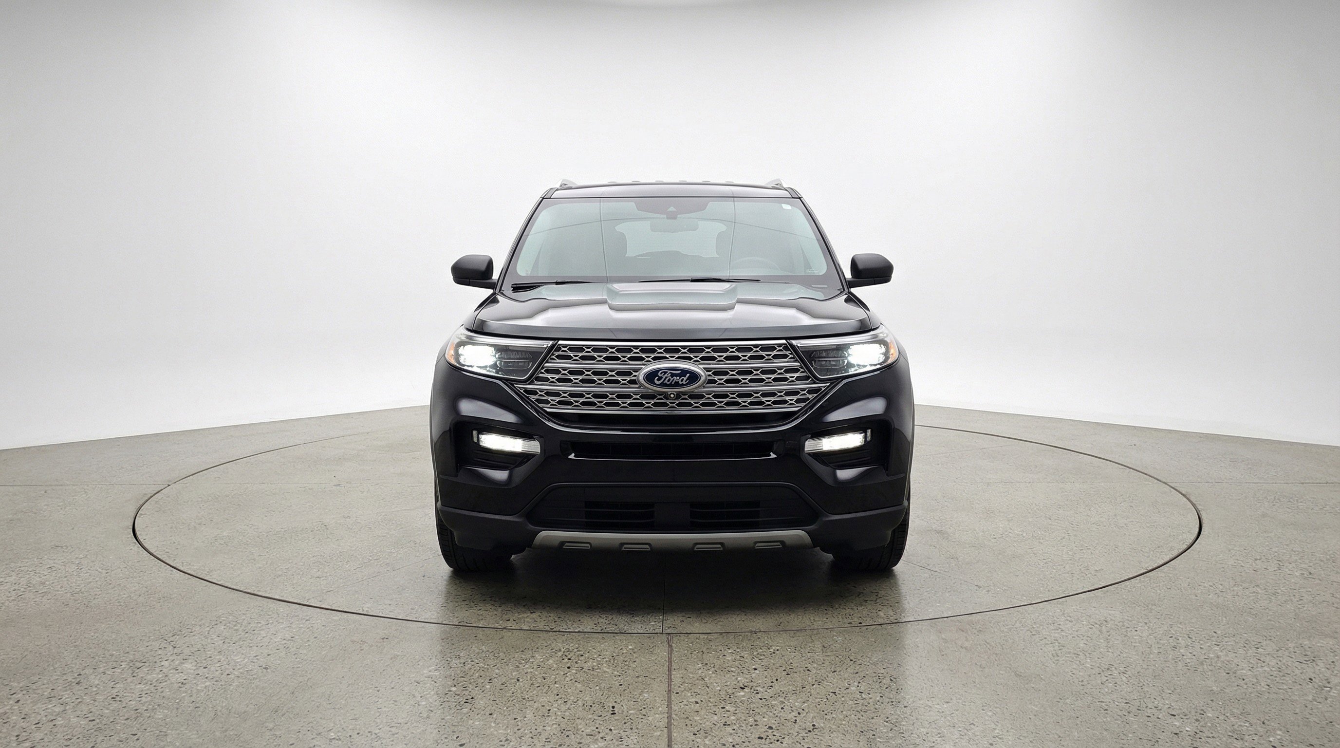 Used 2024 Ford Explorer Limited image 2