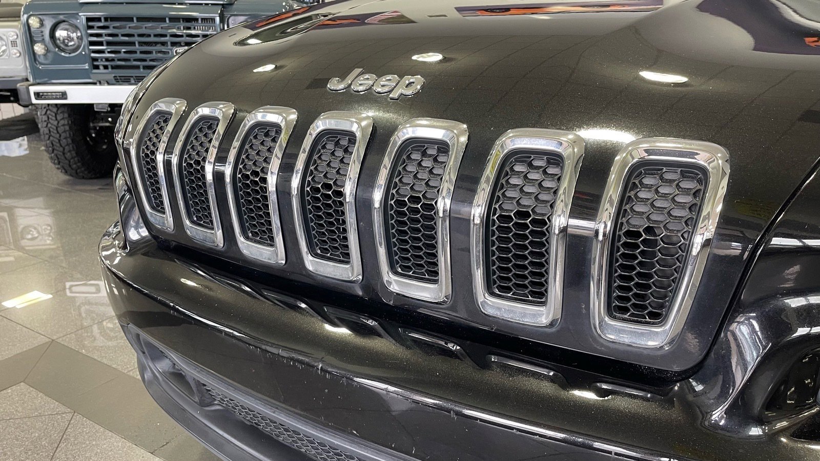Used 2015 Jeep Cherokee Sport w/ Sport Appearance Group FWD image 11