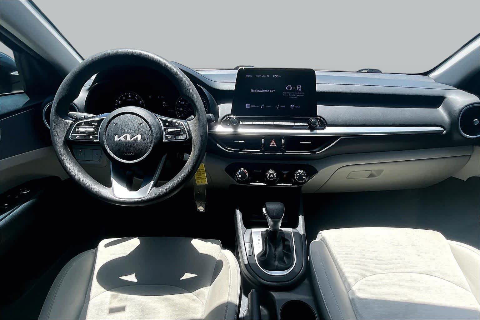 Used 2022 Kia Forte LXS w/ LXS Technology Package FWD image 14