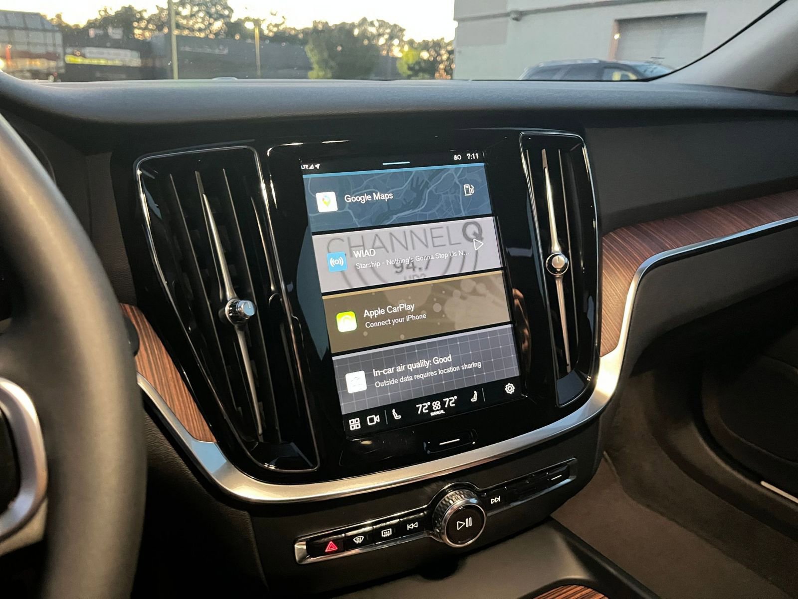 Used 2025 Volvo V60 B5 Cross Country Plus image 21