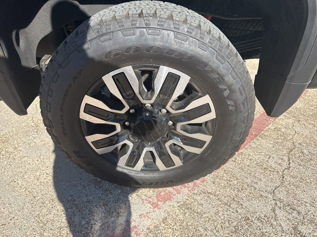 Used 2025 GMC Sierra 2500 Denali Ultimate image 4