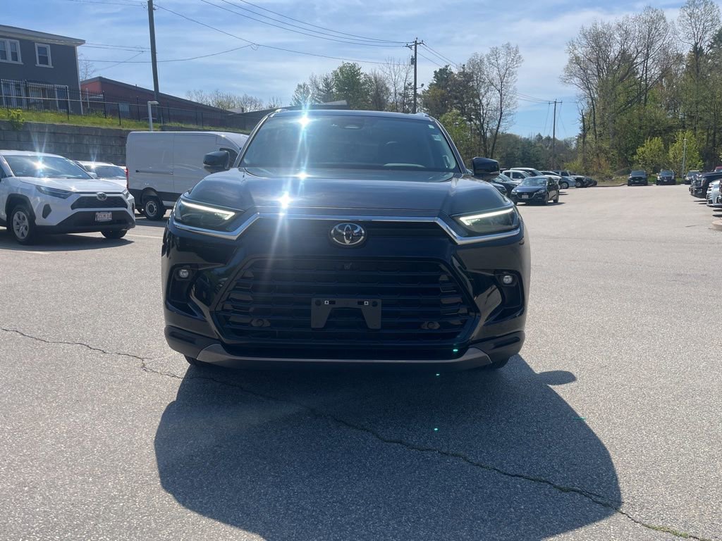 Used 2024 Toyota Grand Highlander AWD image 2