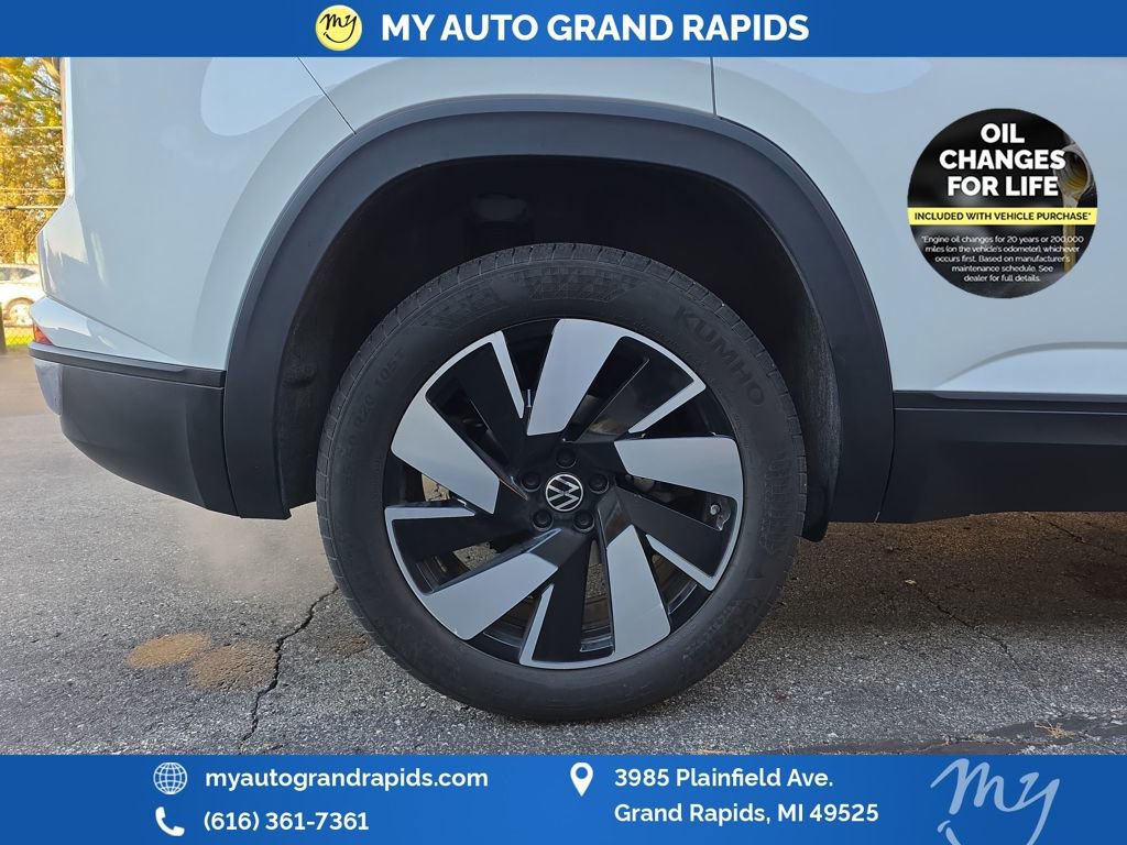 Used 2024 Volkswagen Atlas Cross Sport SE image 31