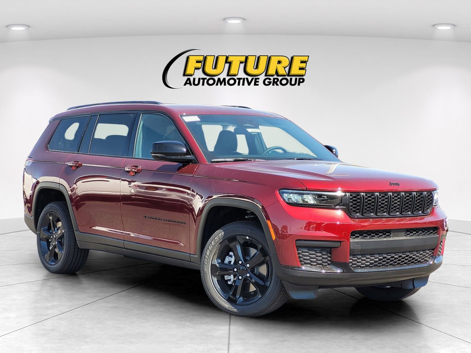 New 2025 Jeep Grand Cherokee L Laredo image 1