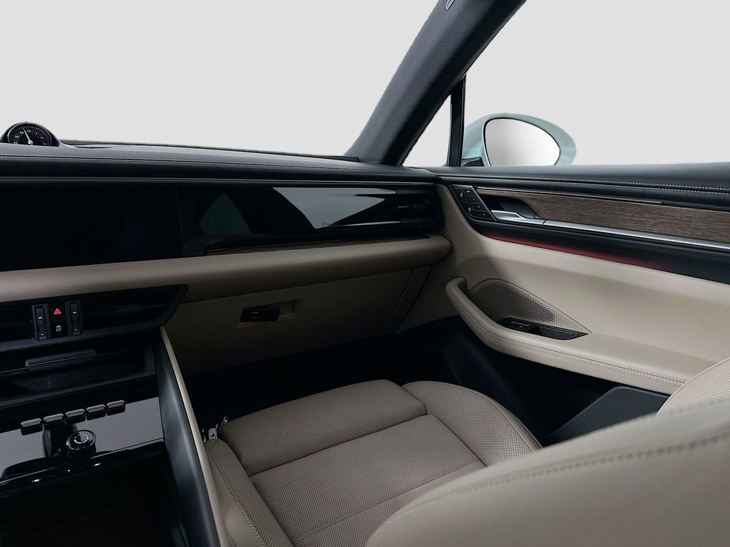 Used 2024 Porsche Macan 4 Electric image 26