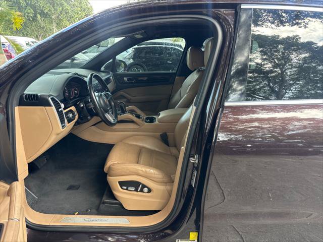 Used 2019 Porsche Cayenne AWD/4WD image 13
