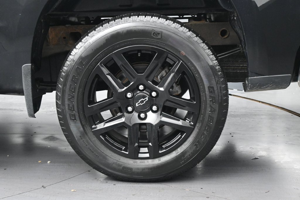Used 2022 Chevrolet Silverado 1500 Custom AWD/4WD image 32