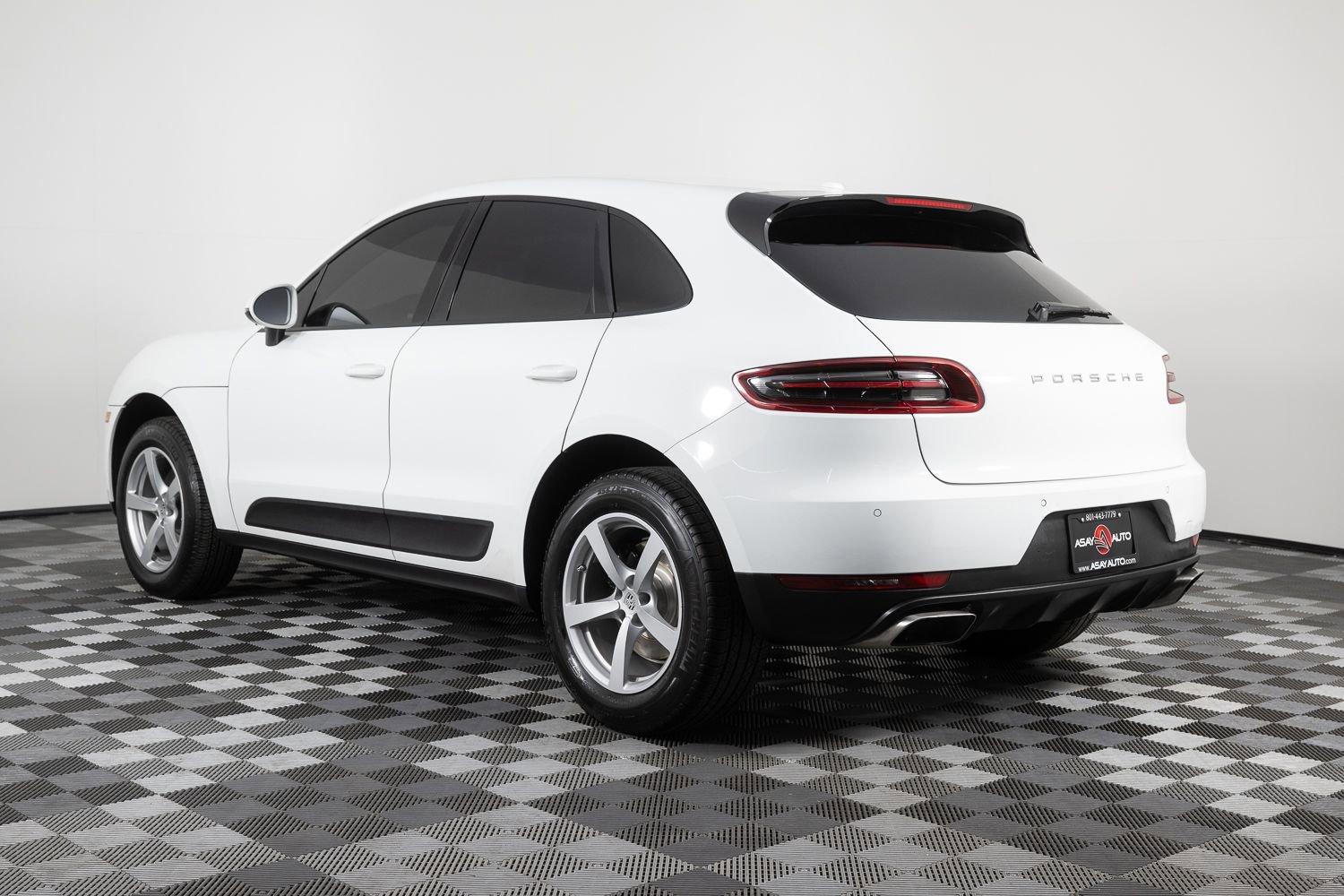 Used 2018 Porsche Macan image 4