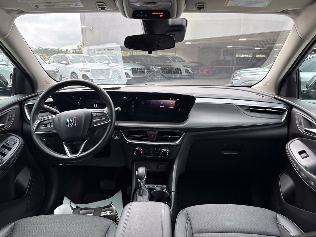 Used 2025 Buick Encore GX Preferred AWD/4WD image 22