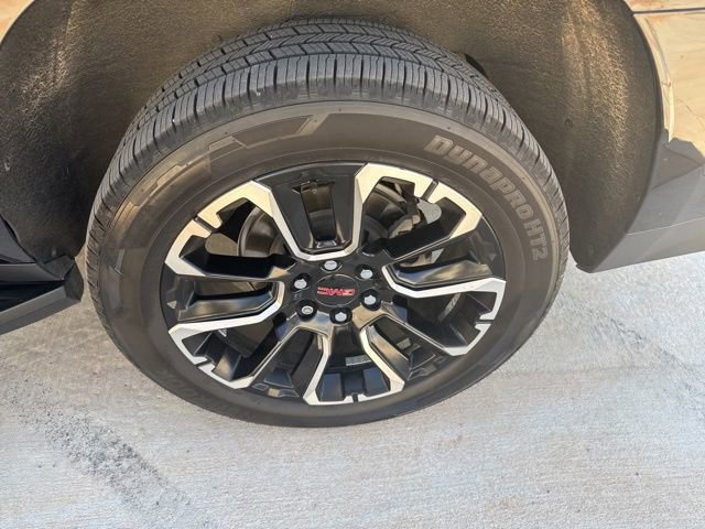 Used 2023 GMC Yukon XL SLT image 9