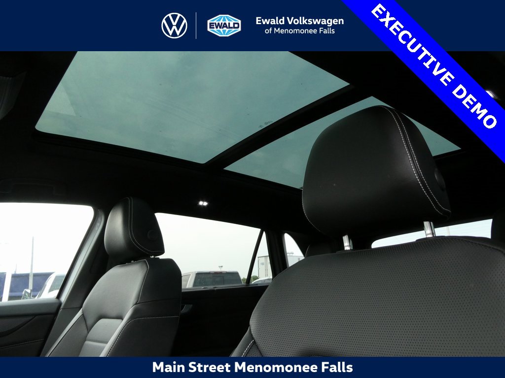 New 2025 Volkswagen Atlas Cross Sport SEL R-Line image 35