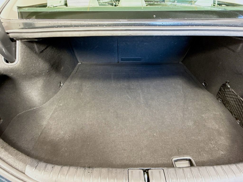 Used 2025 Genesis G70 2.5T image 26