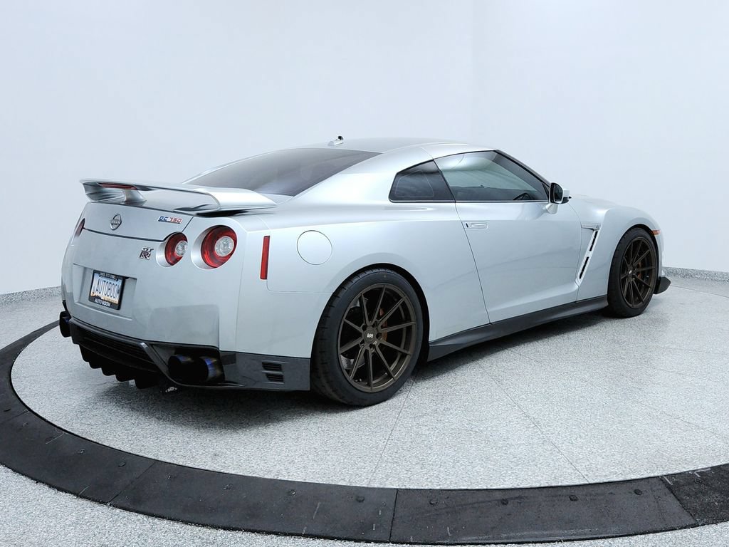 Used 2015 Nissan GT-R Premium AWD/4WD image 5