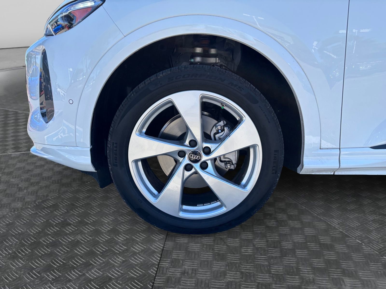 Used 2025 Audi Q5 Premium Plus w/ Premium Plus AWD/4WD image 9