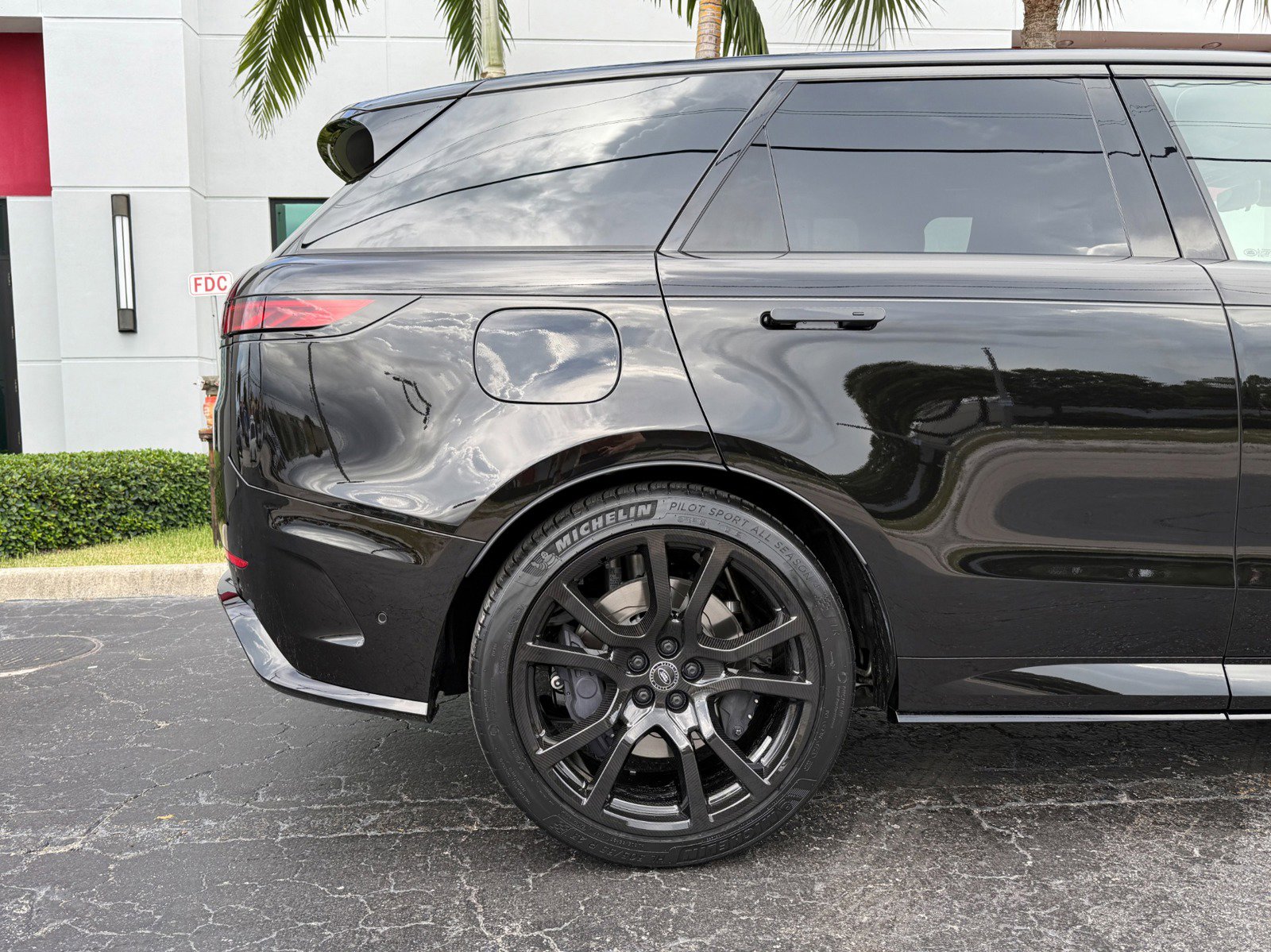 Used 2024 Land Rover Range Rover Sport AWD/4WD image 7