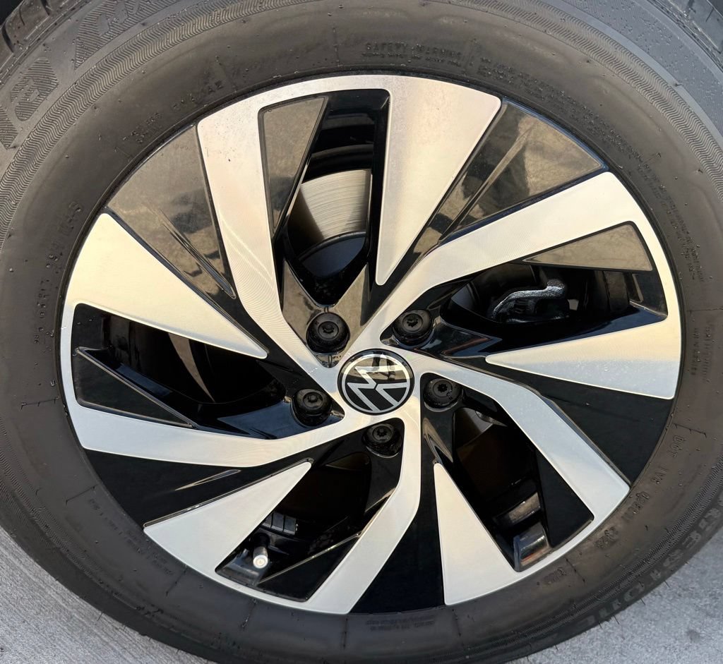 Certified 2025 Volkswagen Tiguan S FWD image 10