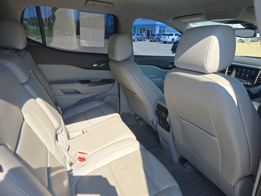 Used 2023 GMC Acadia SLT w/ Preferred Package FWD image 15