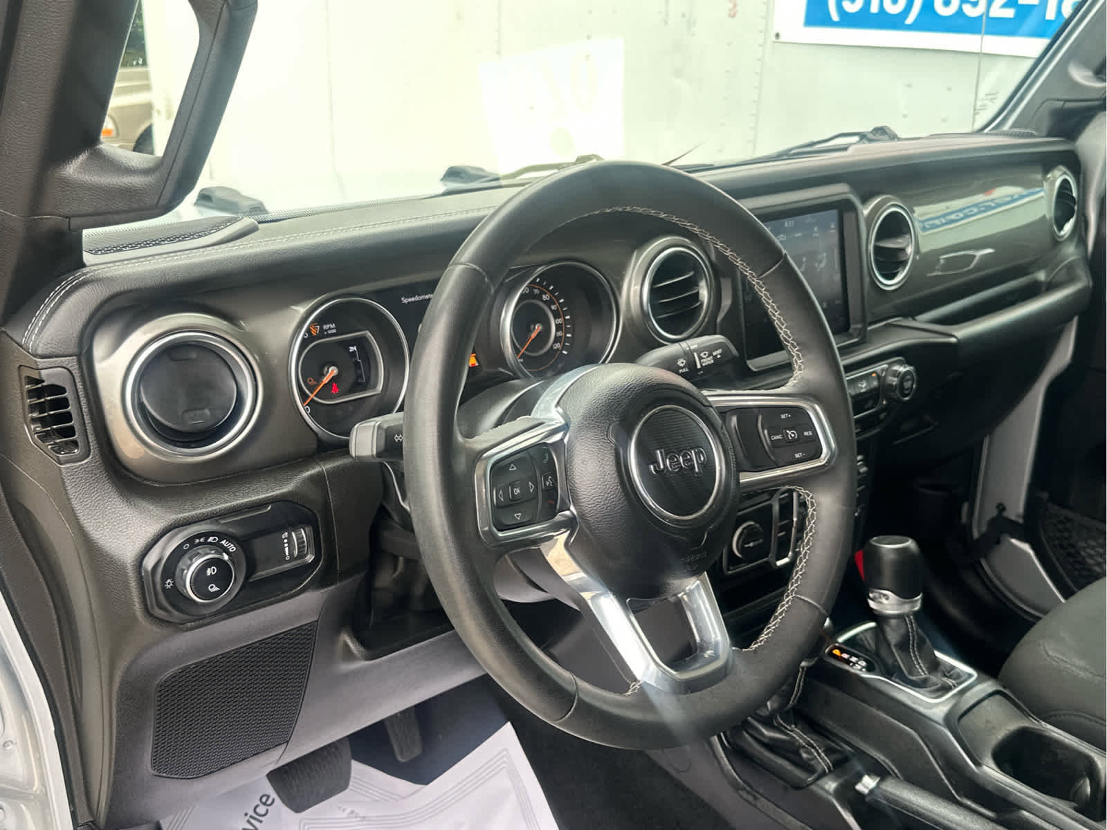 Used 2023 Jeep Gladiator Overland AWD/4WD image 28
