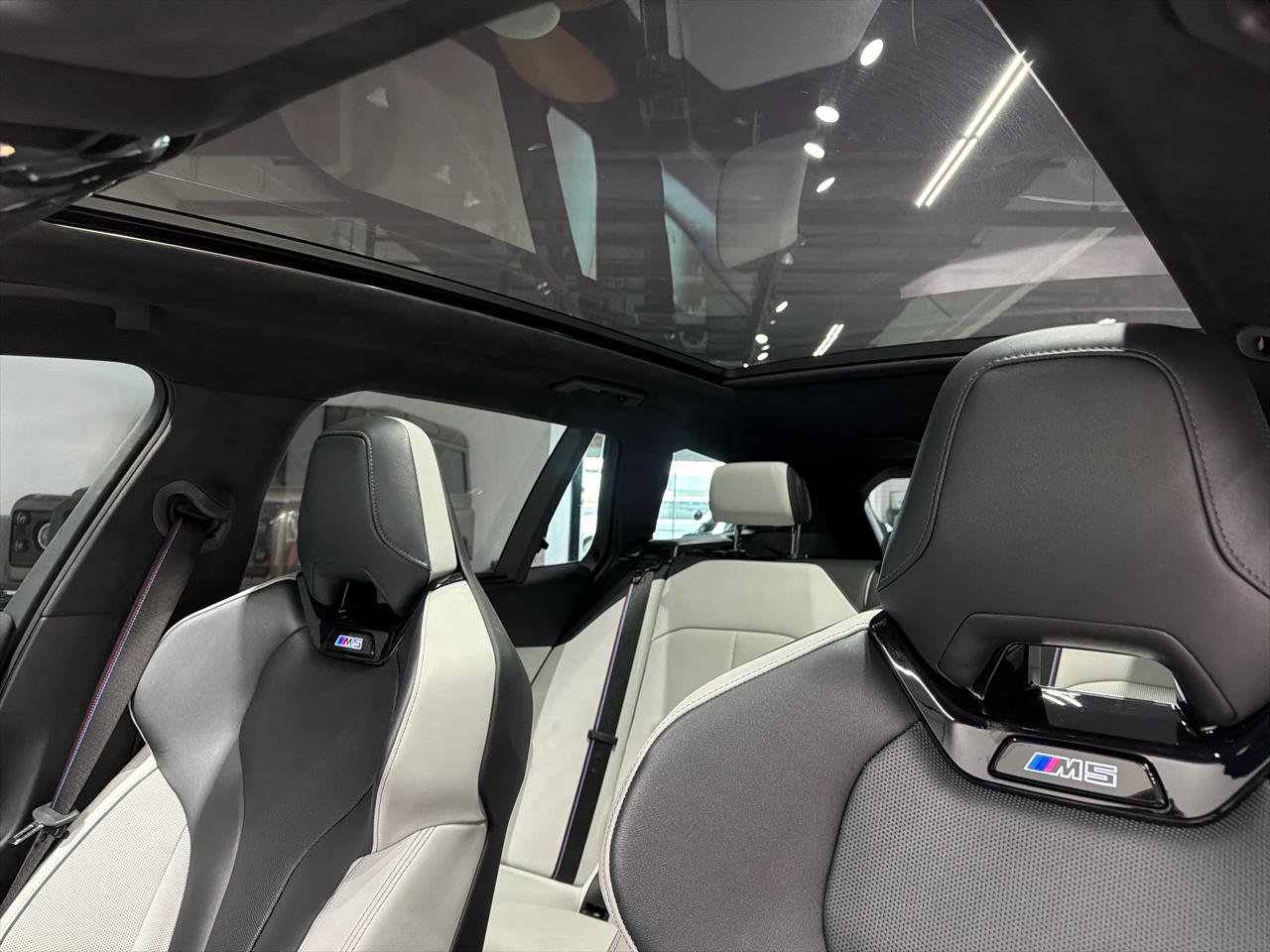 Used 2026 BMW M5 Touring image 22