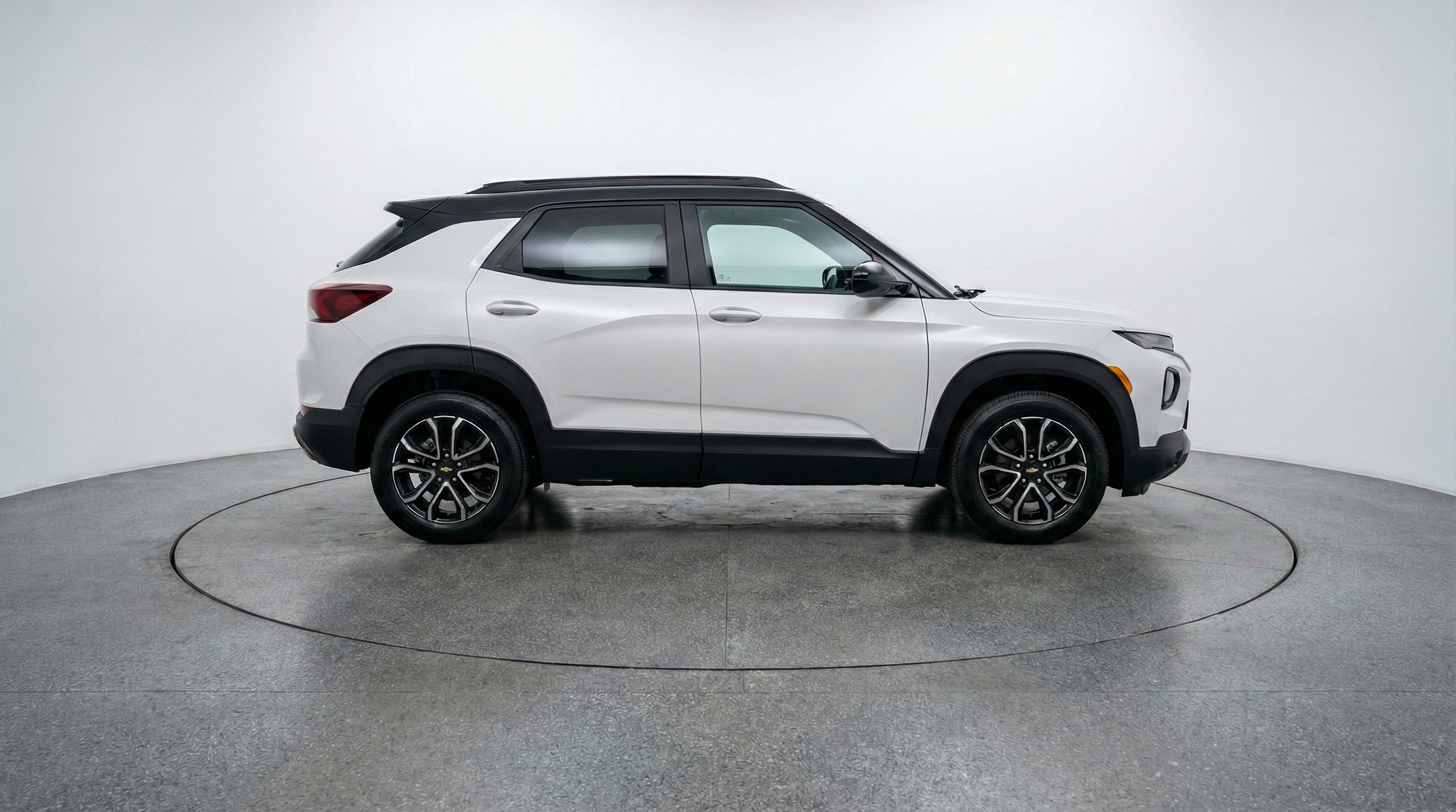 Used 2025 Chevrolet TrailBlazer LT image 11