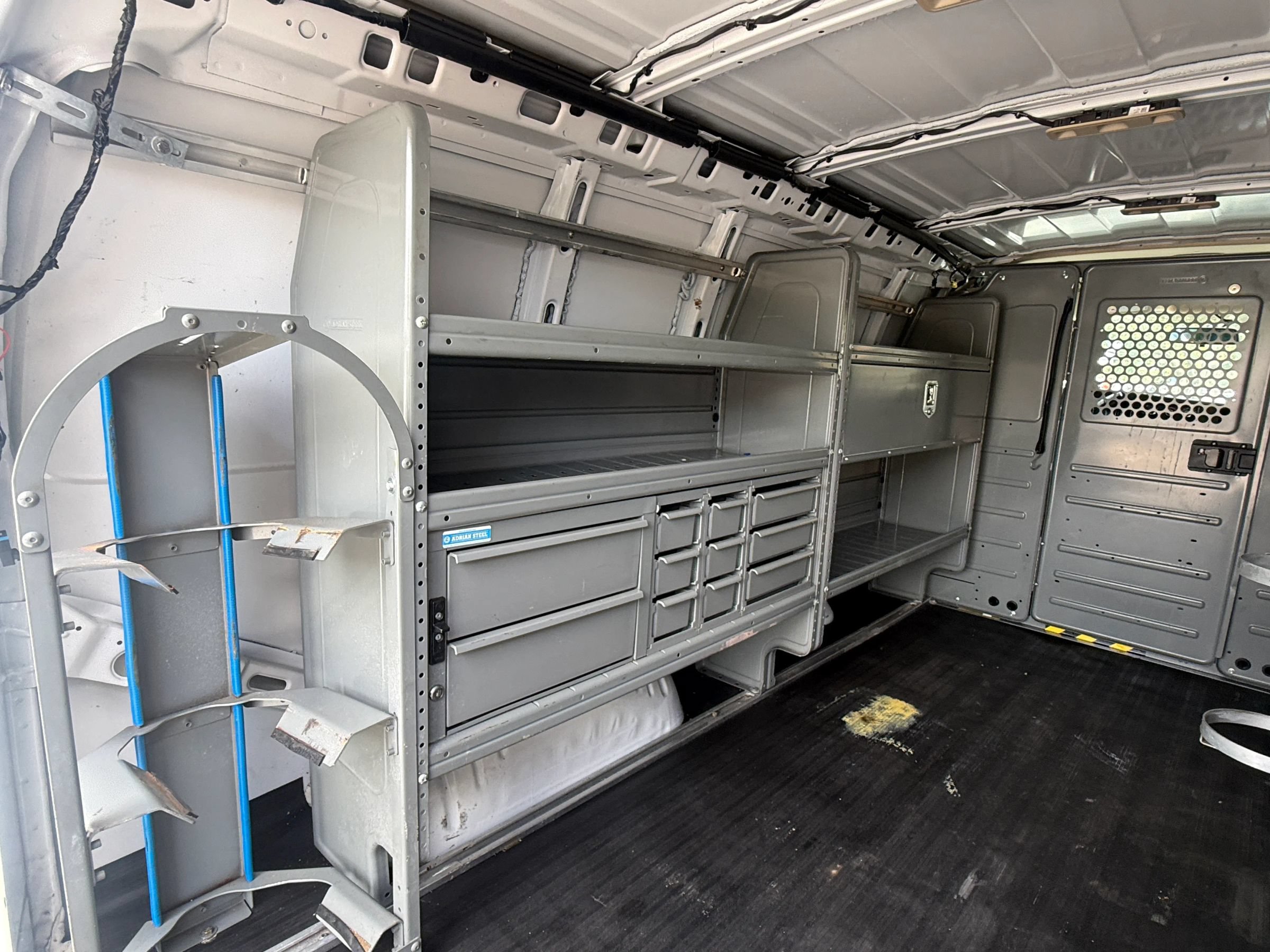 Used 2022 Chevrolet Express 2500 w/ Driver Convenience Package RWD image 9