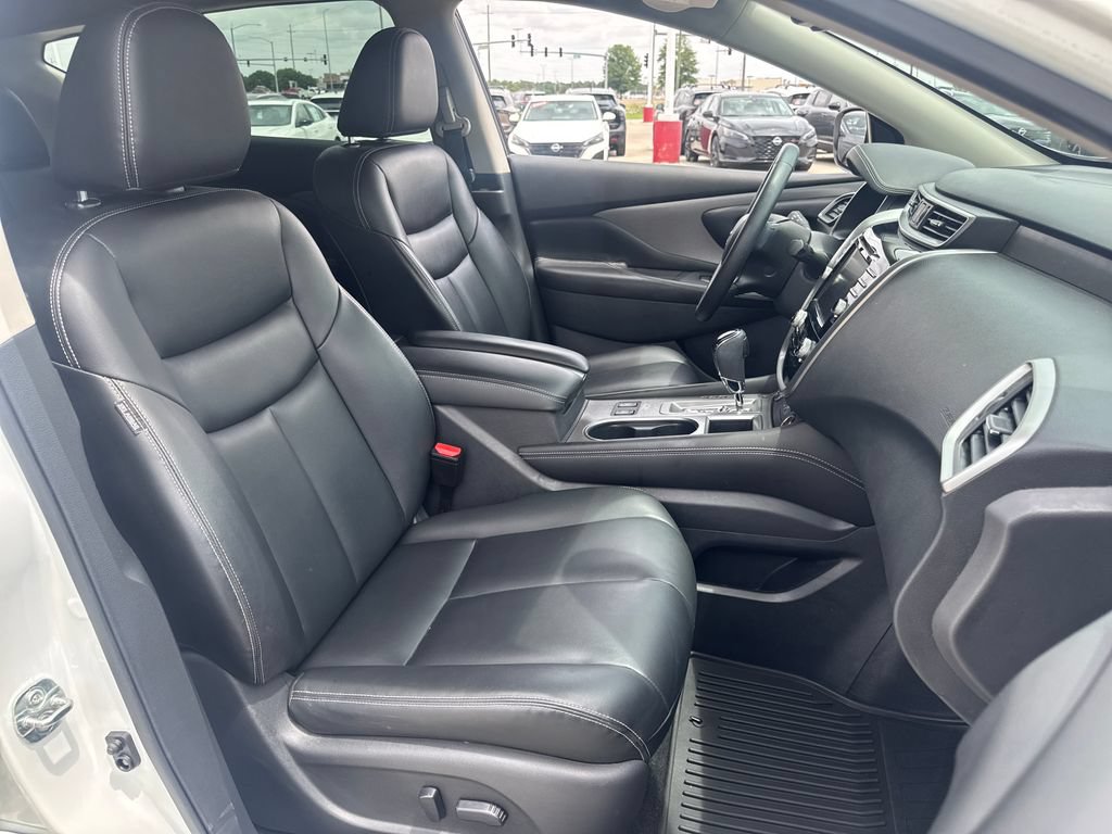 Used 2023 Nissan Murano SV w/ SV Midnight Edition Package FWD image 11