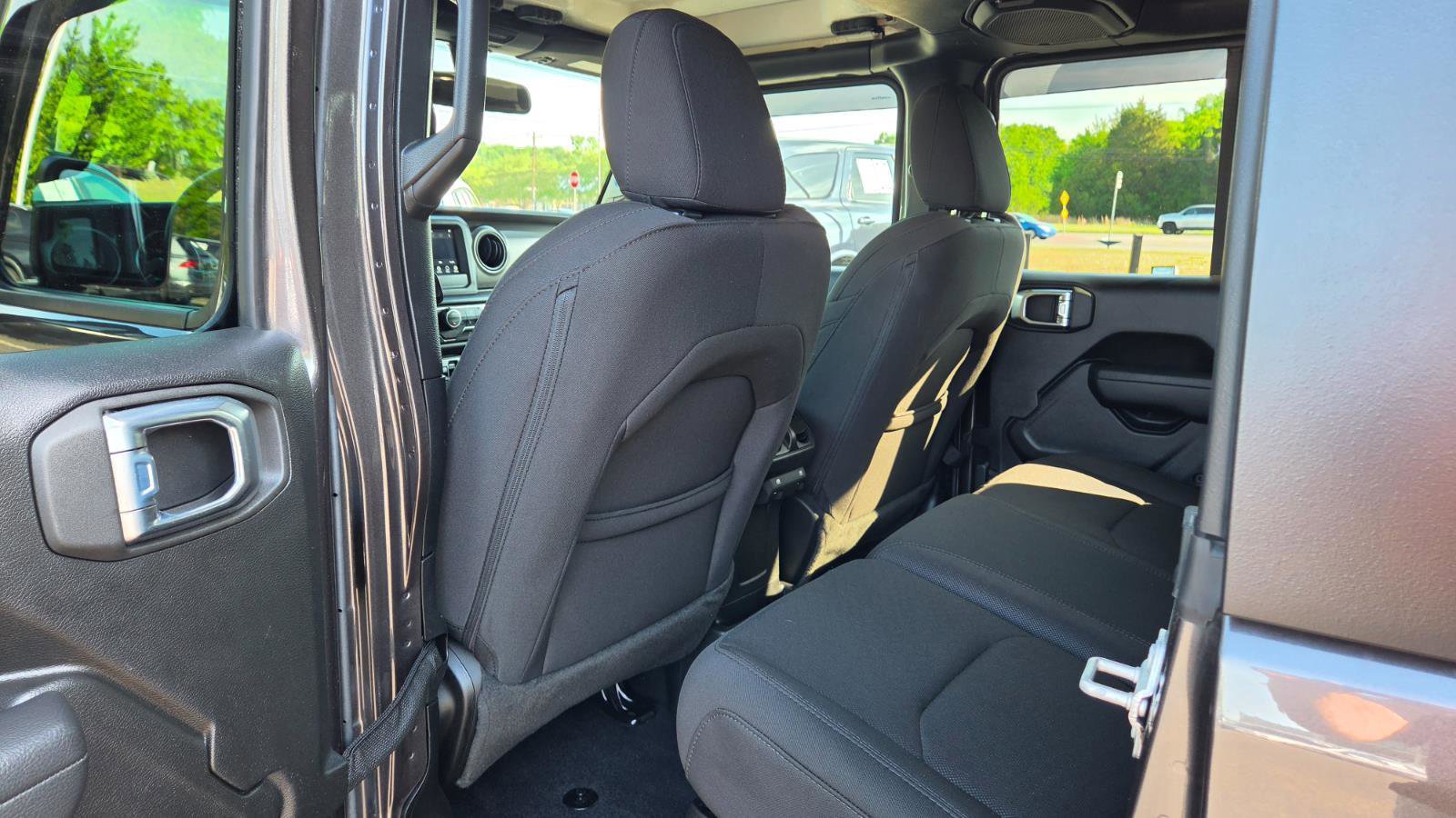 Used 2023 Jeep Wrangler Unlimited w/ Cold Weather Group image 49